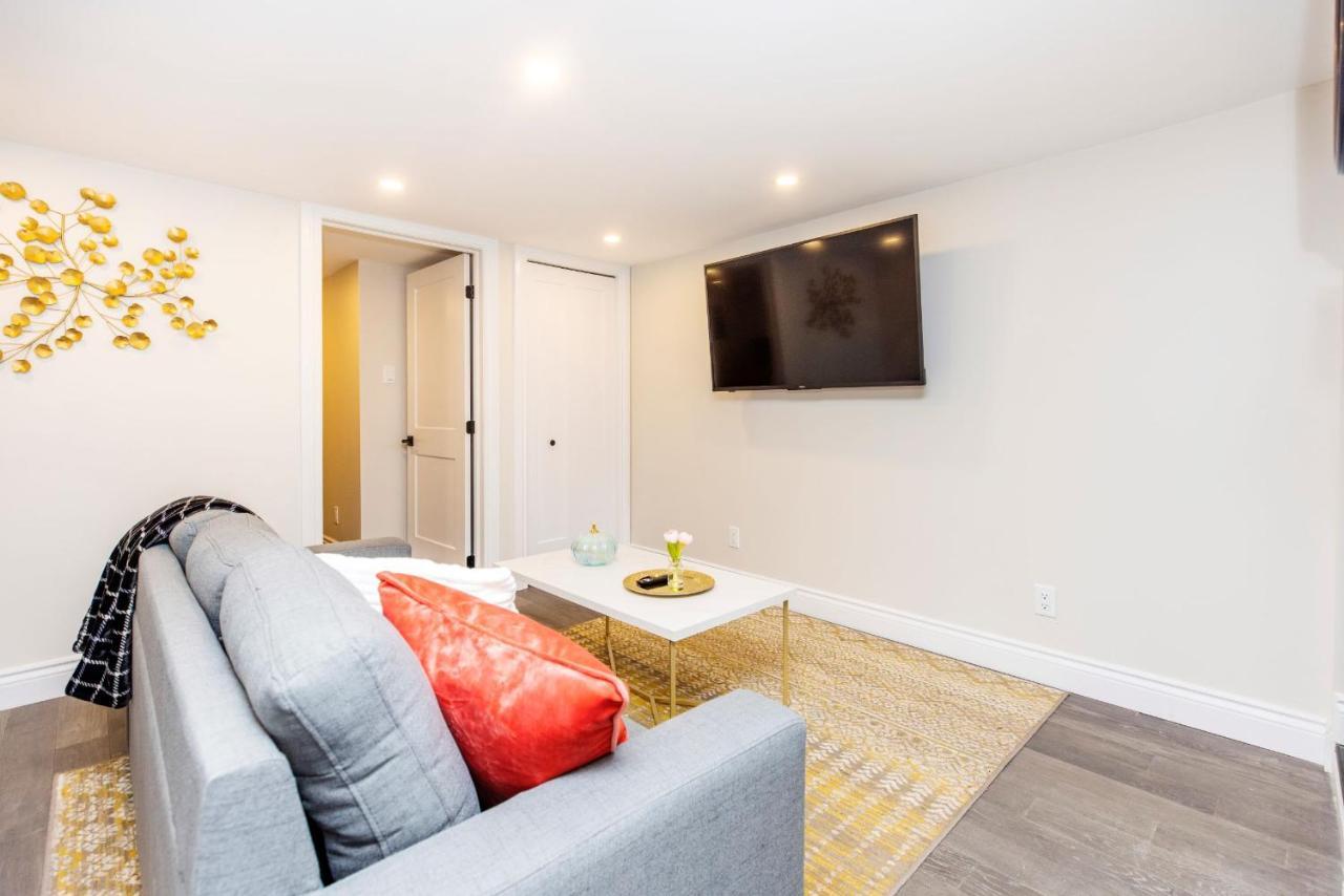 Prime Location - 1Br Basement Suite With Complimentary Netflix! Ottawa Exteriör bild