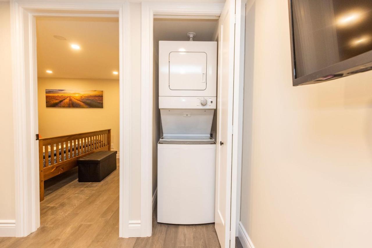 Prime Location - 1Br Basement Suite With Complimentary Netflix! Ottawa Exteriör bild